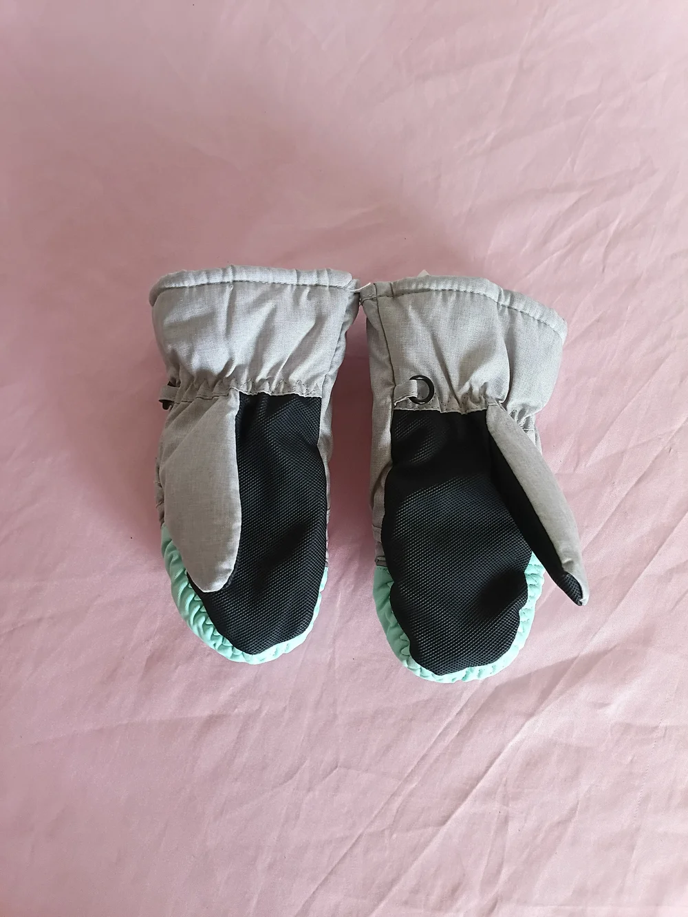 Swiss Tech Kids Mittens - Gray with Mint Toe One Size